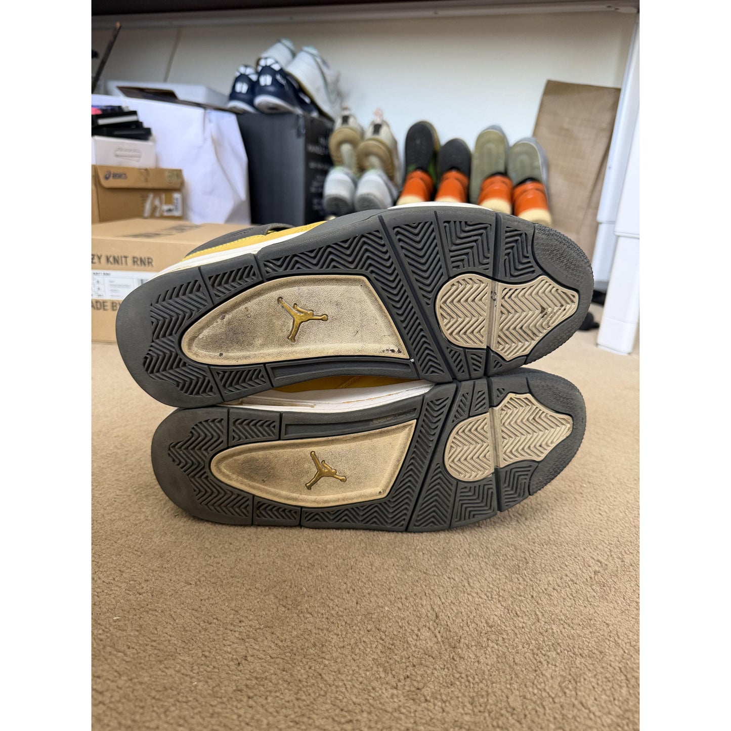 Jordan 4 Retro Lightning (2021)