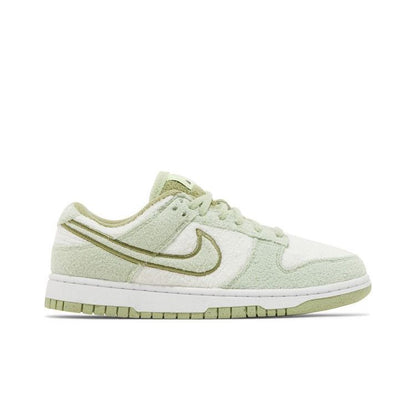 Nike Wmns Dunk Low SE 'Fleece - Honeydew'