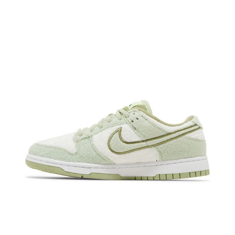 Nike Wmns Dunk Low SE 'Fleece - Honeydew'