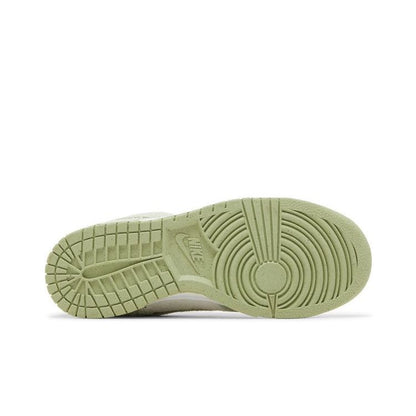 Nike Wmns Dunk Low SE 'Fleece - Honeydew'