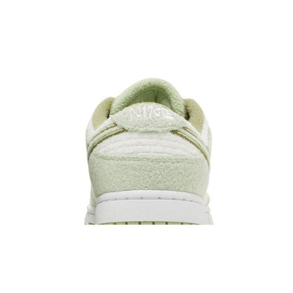 Nike Wmns Dunk Low SE 'Fleece - Honeydew'