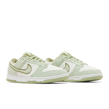 Nike Wmns Dunk Low SE 'Fleece - Honeydew'
