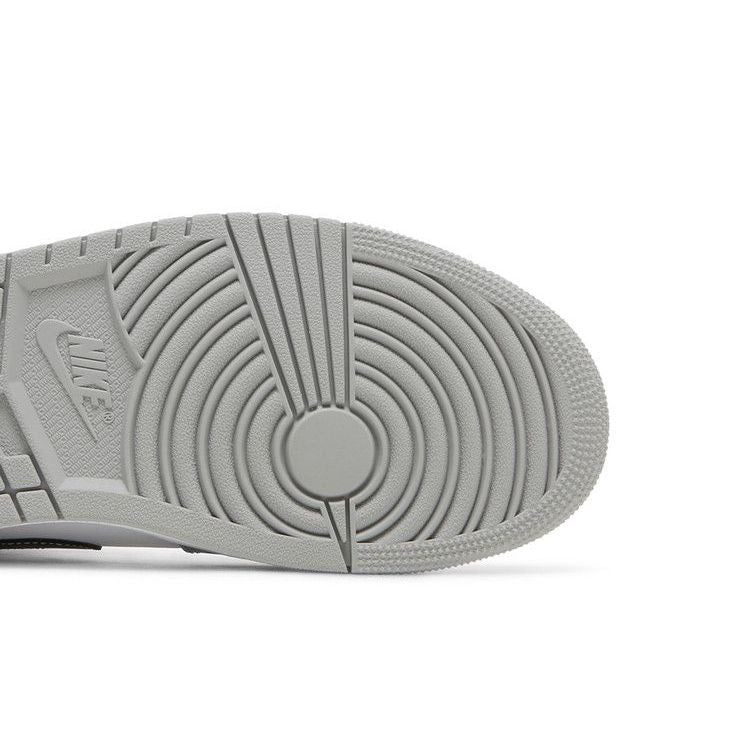Air Jordan 1 Mid 'Light Smoke Grey'