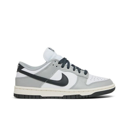 Nike Wmns Dunk Low 'Light Smoke Grey'