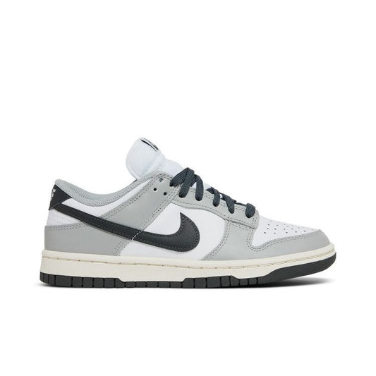 Nike Wmns Dunk Low 'Light Smoke Grey'