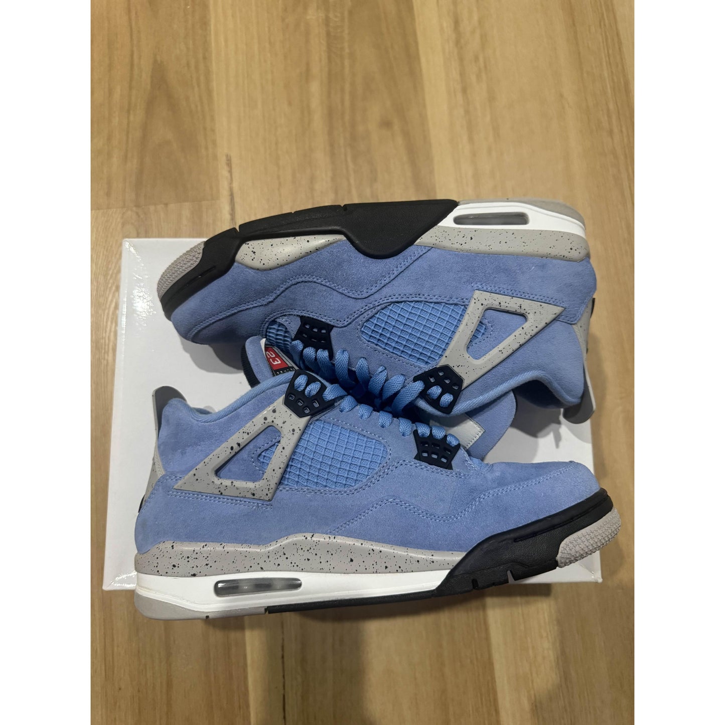 Jordan 4 Retro University Blue