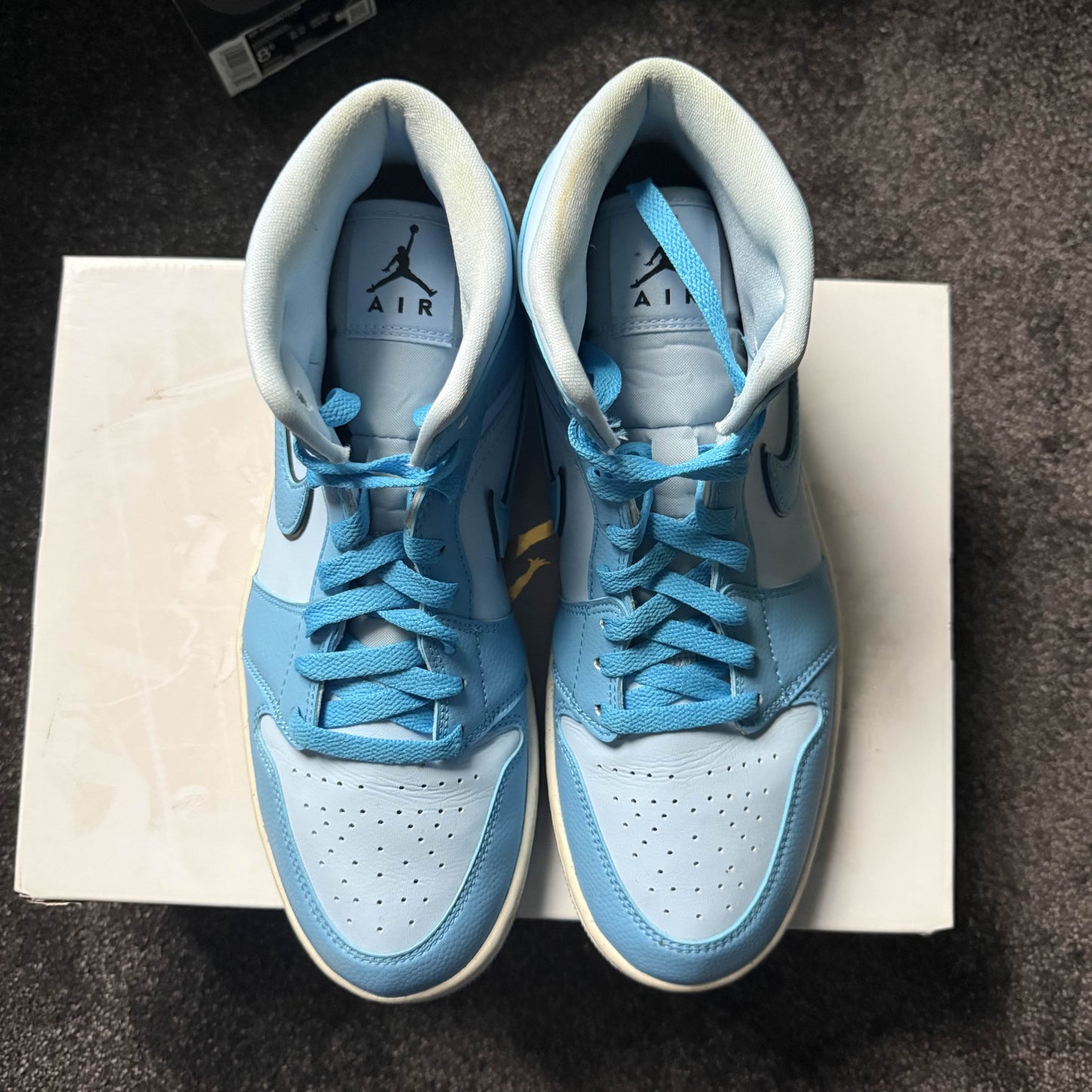 Jordan 1 Mid SE Ice Blue Womans