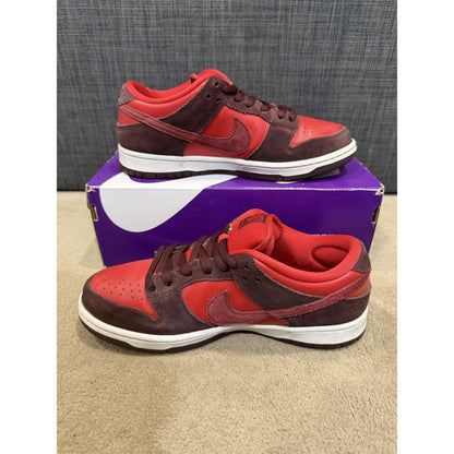 Nike SB Dunk Low Cherry