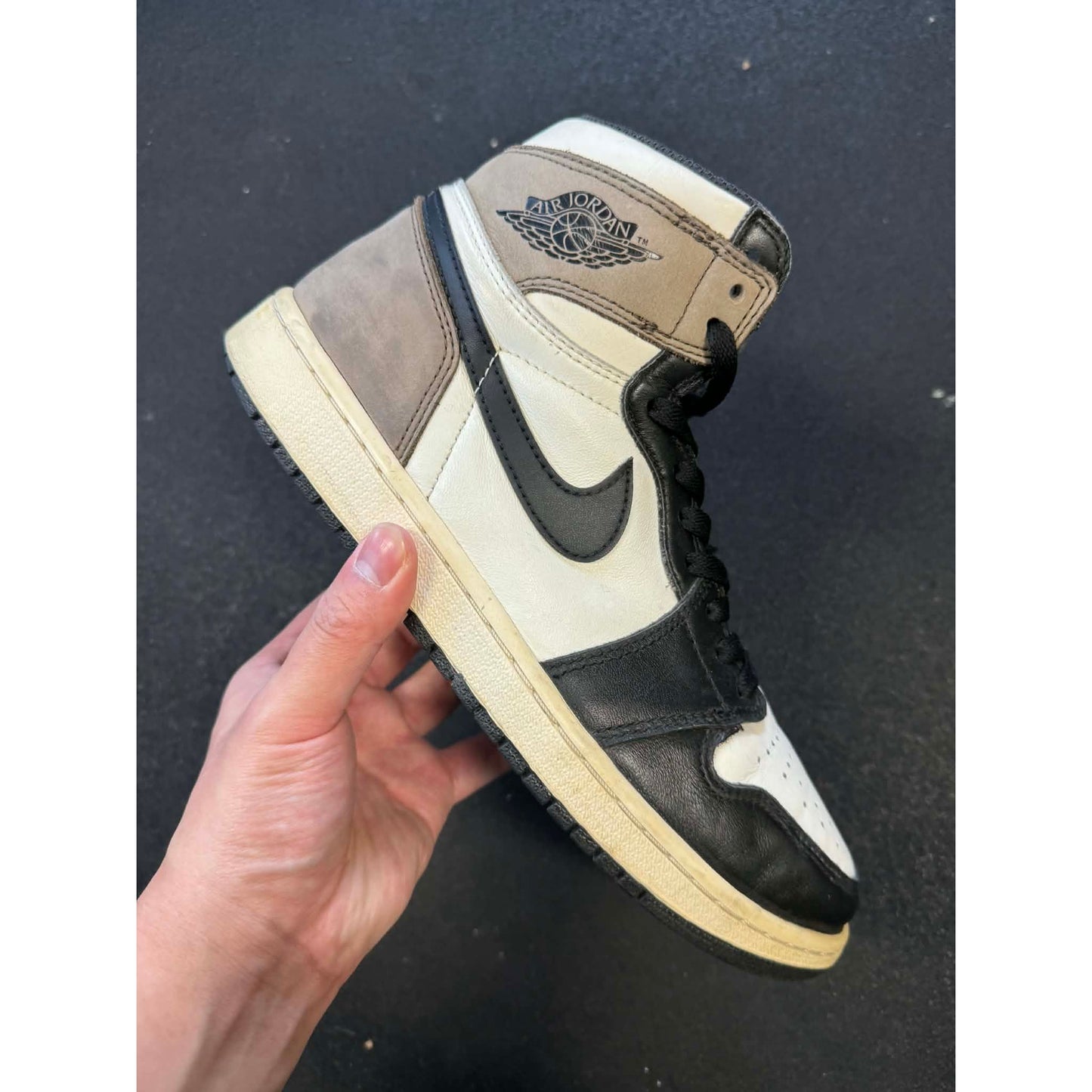 Jordan 1 mocha