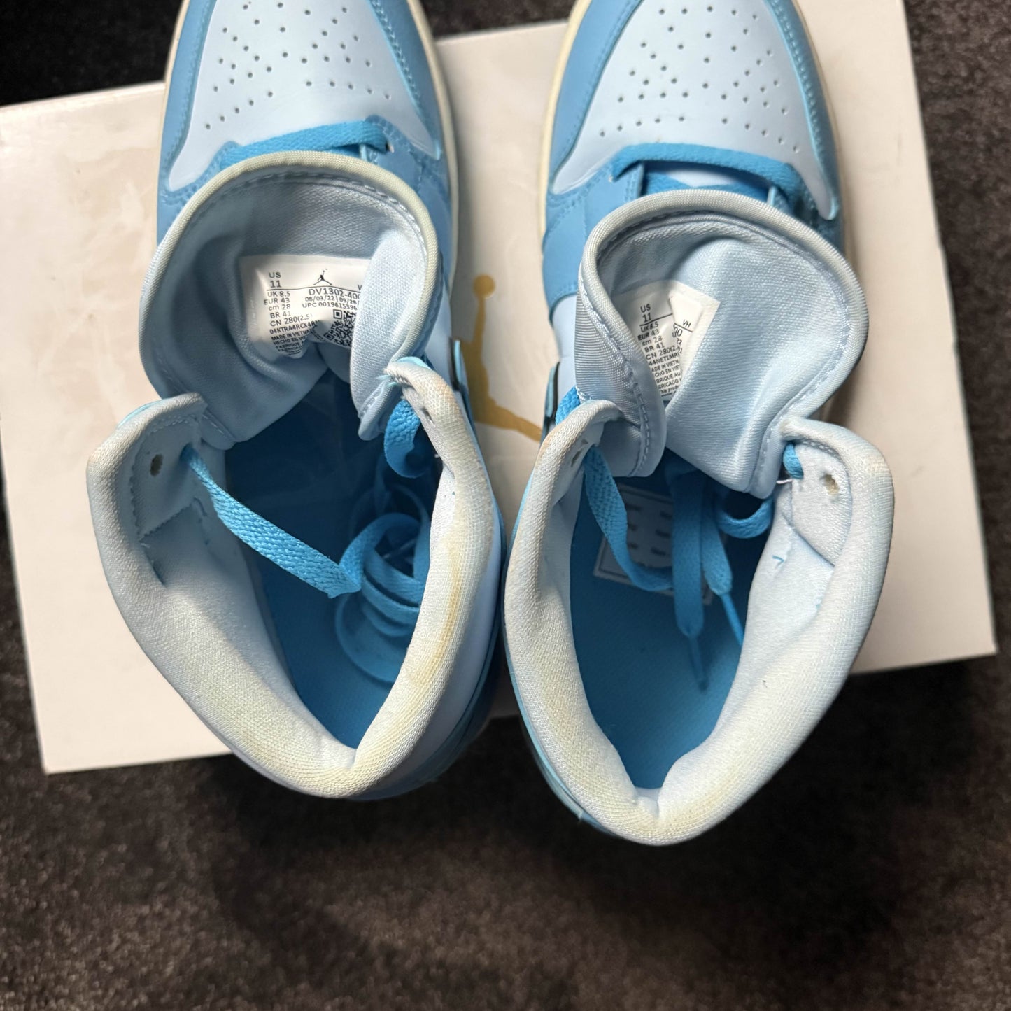 Jordan 1 Mid SE Ice Blue Womans
