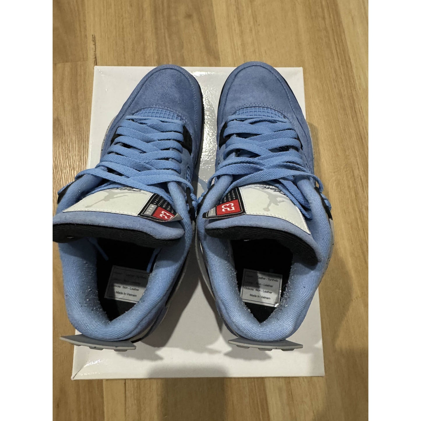 Jordan 4 Retro University Blue